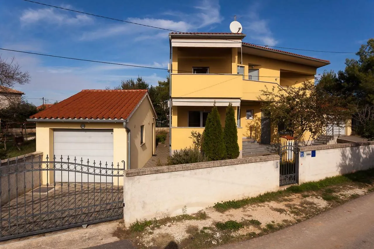 Apartments Klara 0*, Pomer Croatia
