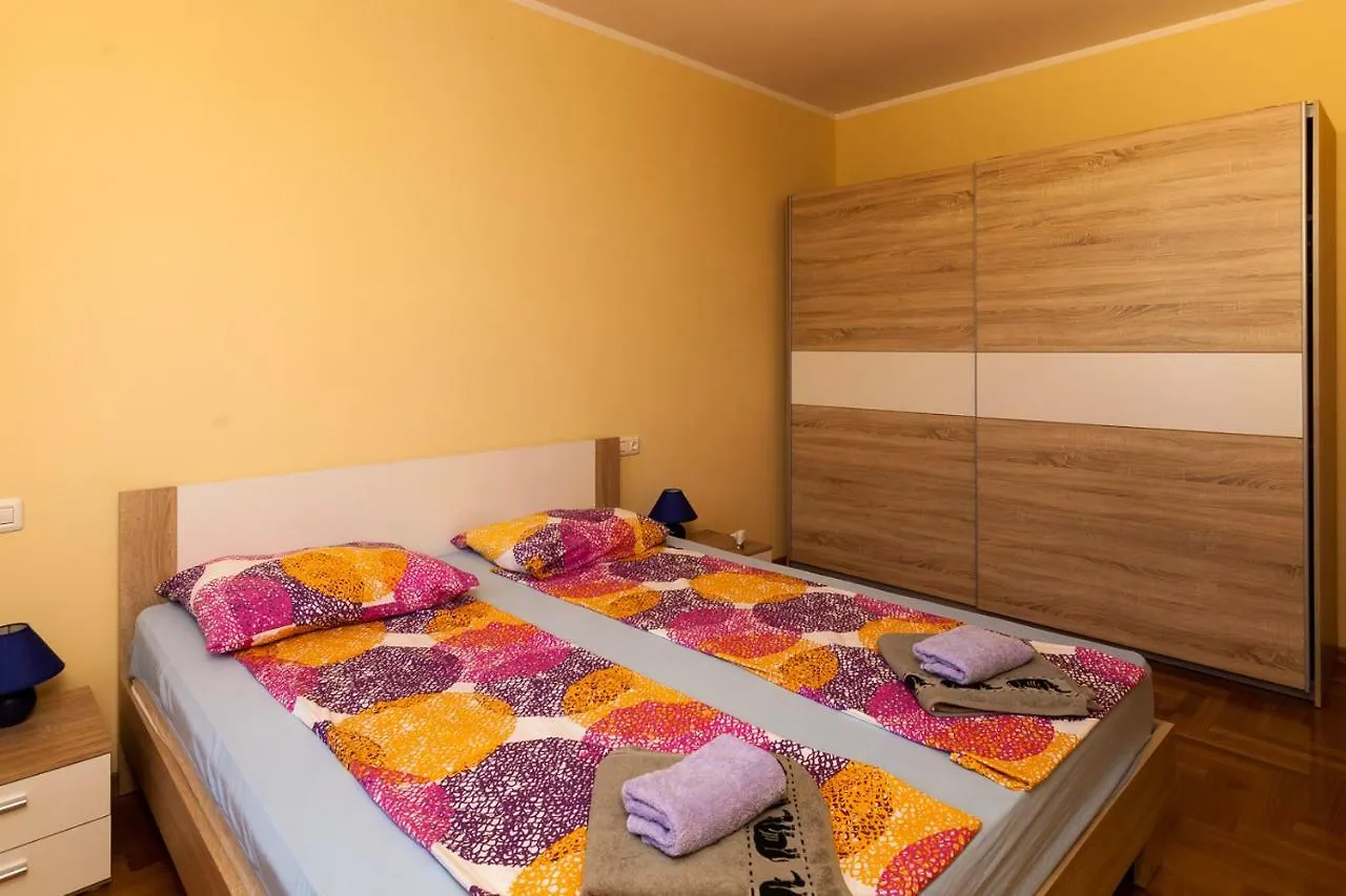 Apartments Klara 0*, Pomer Croatia